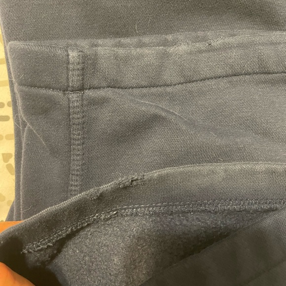 Great condition. Mens Navy Blue Nike Sweatpants. Size Large - Picture 5 of 7